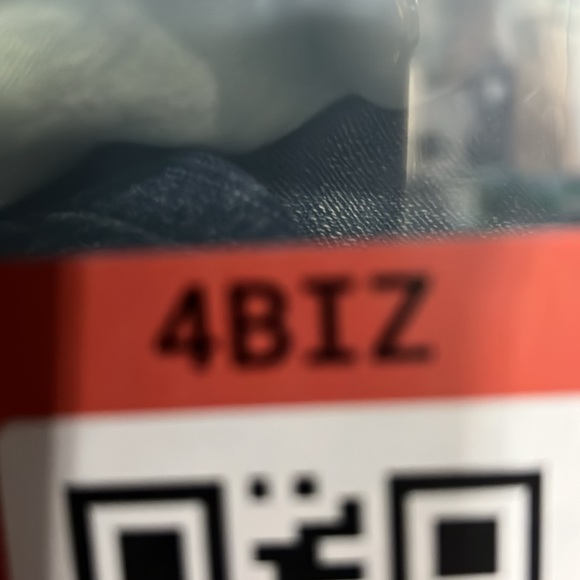 IL Makiage Woke Up Like This Flawless Base Foundation Shade#20 - Picture 5 of 5